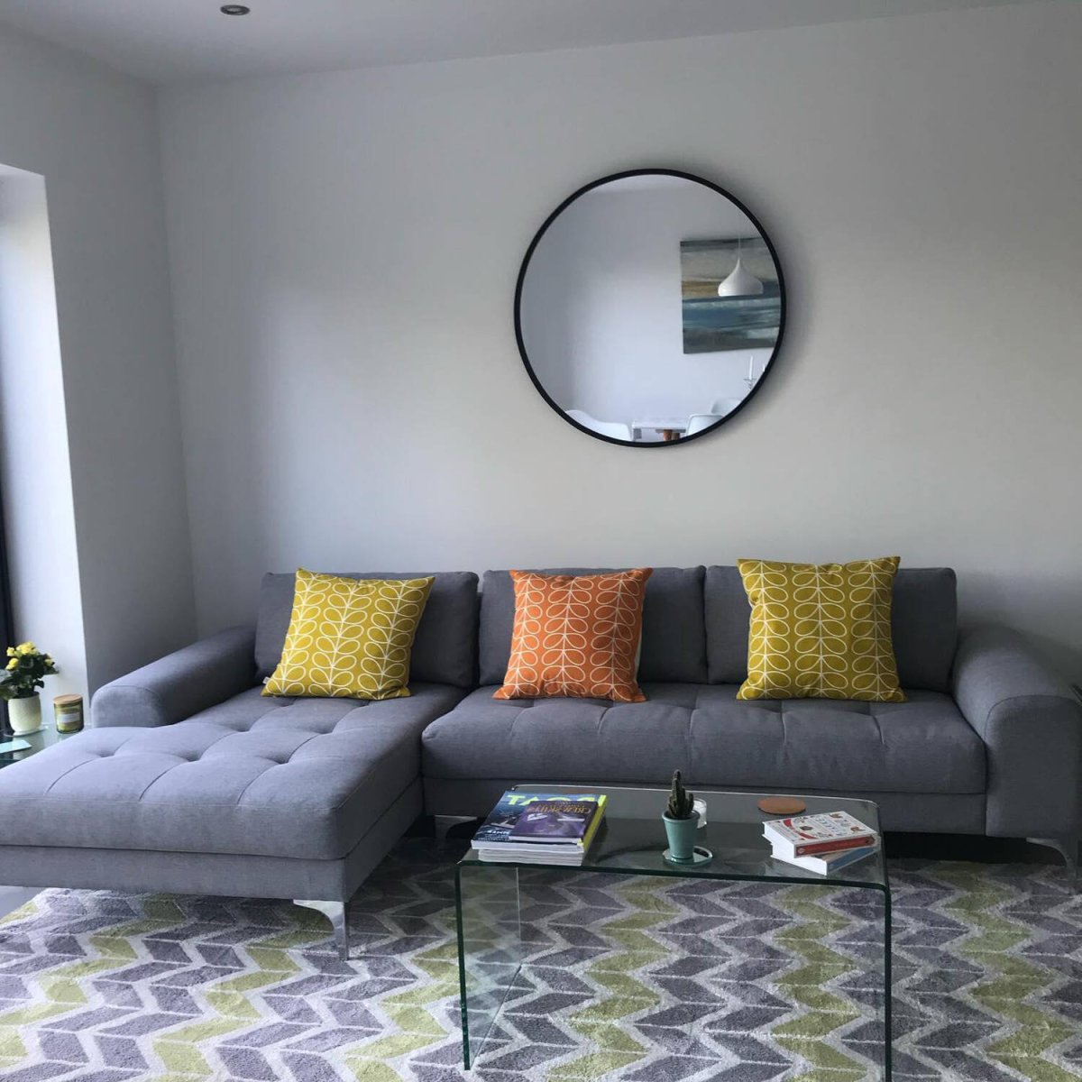 Подушки горчичного цвета