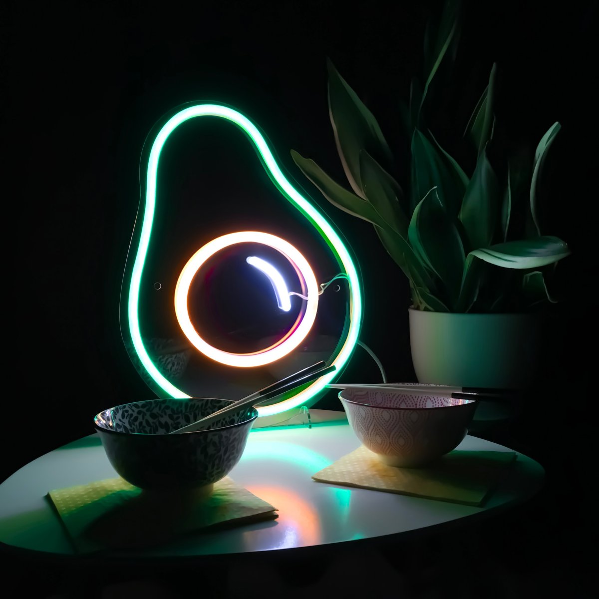 Авокадо неон