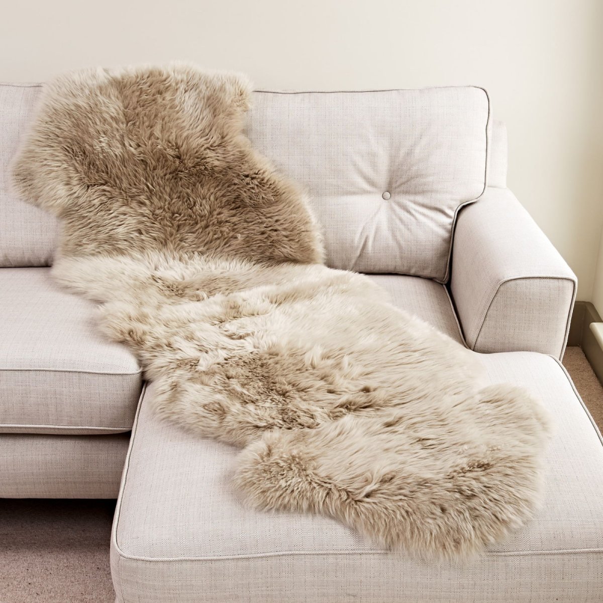 Овечья шкура белая