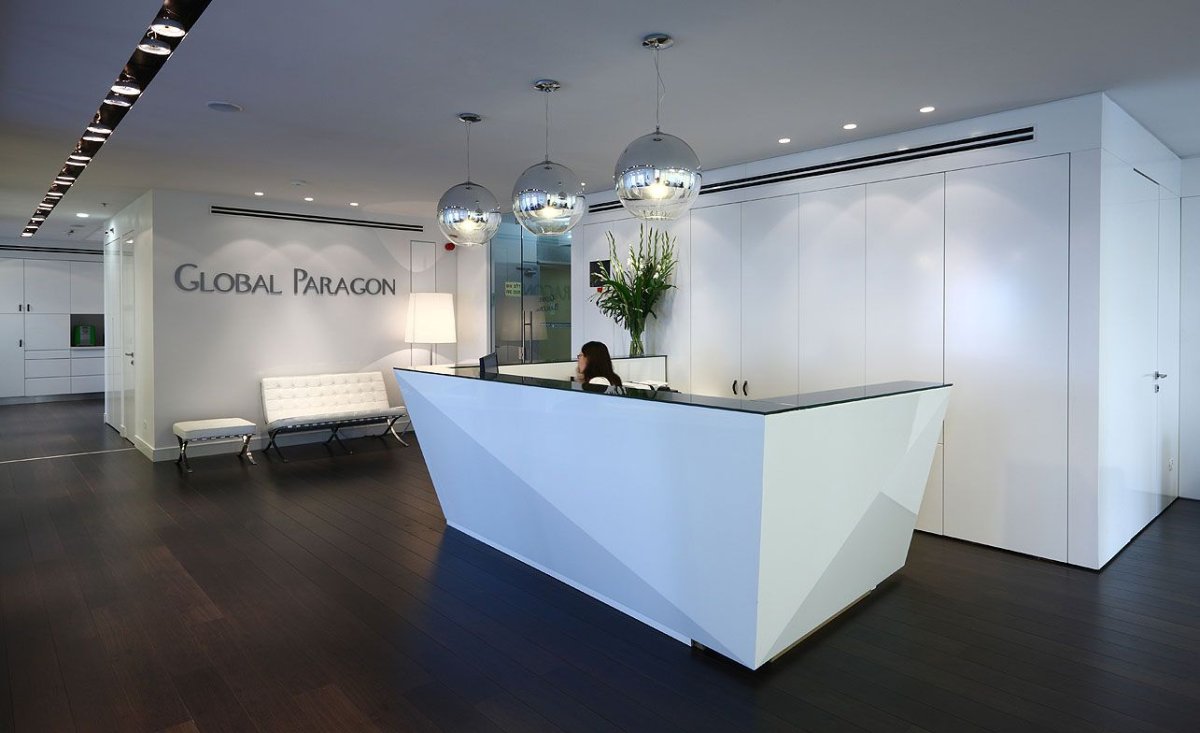 Космическая стойка ресепшн