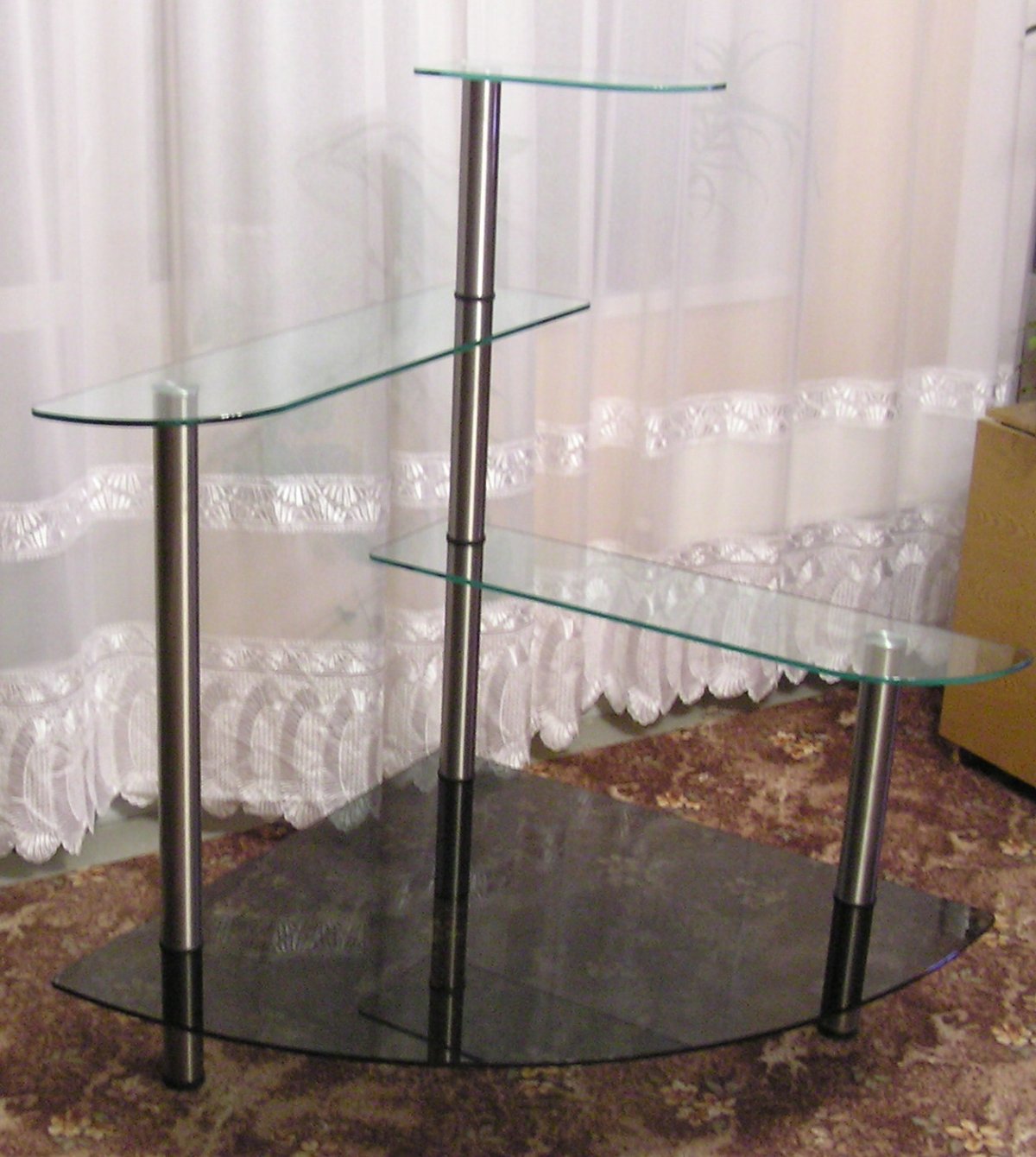 Стеклянные стеллажи для цветов