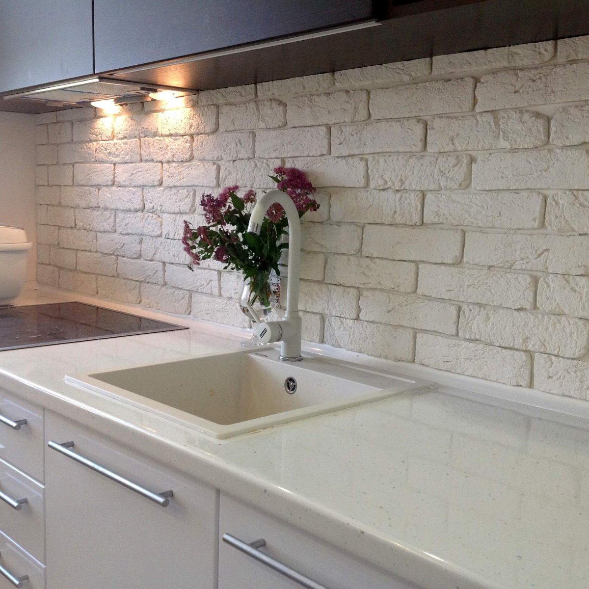 Декоративный кирпич на фартук