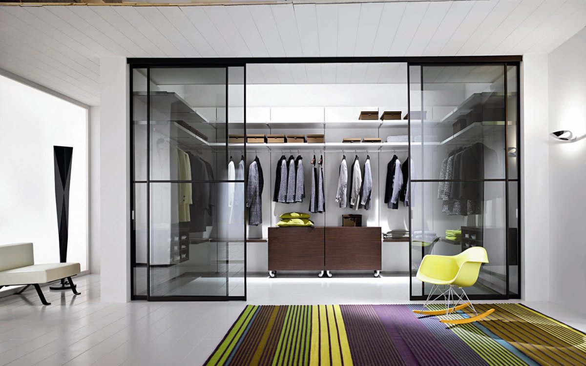 Стеклянная гардеробная