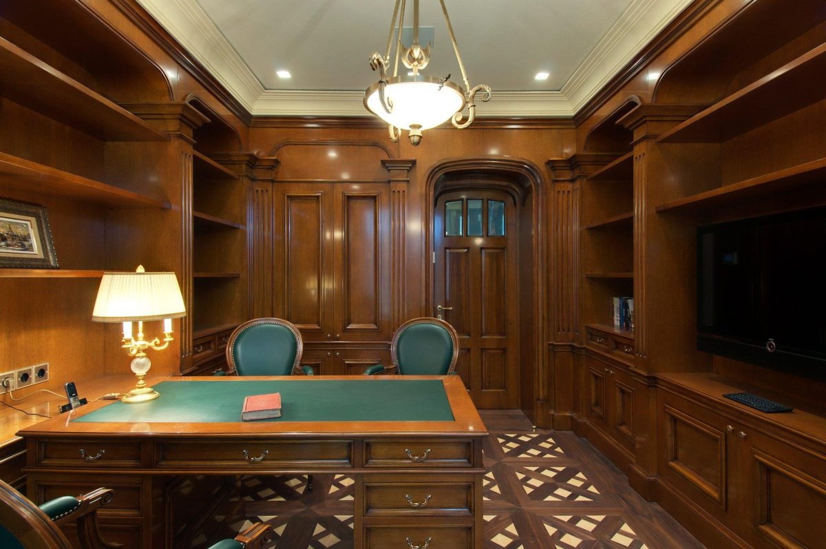 Кабинет из красного дерева