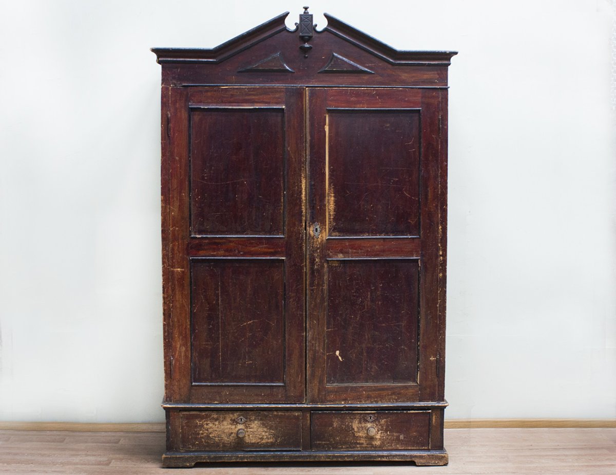 Дубовый шкаф 19 века