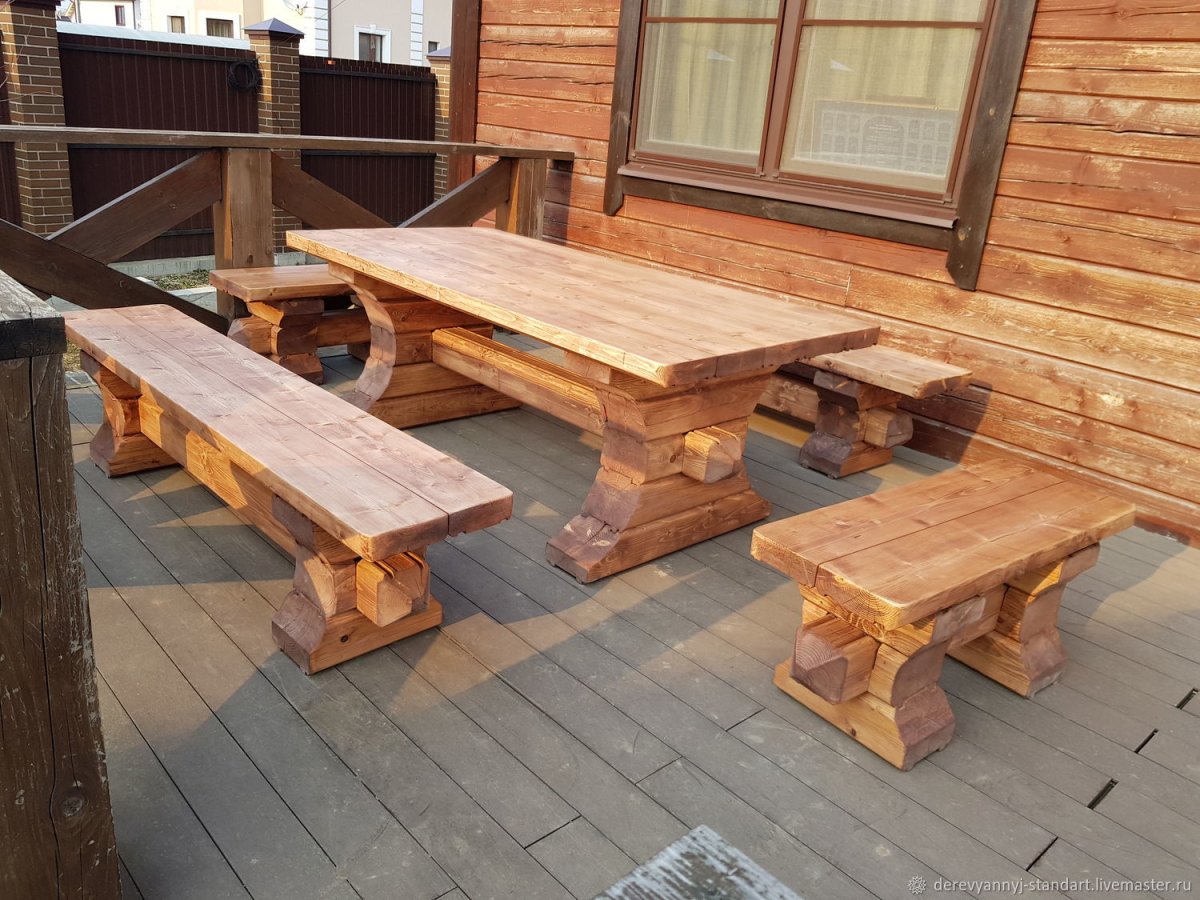 Стол деревянный