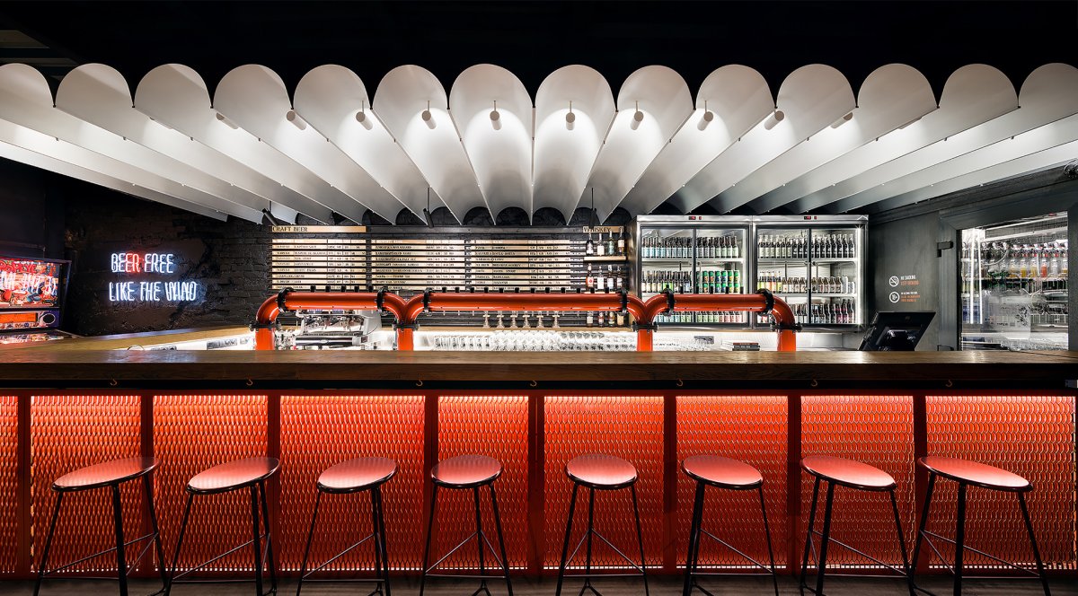 Крафтовый бар интерьер