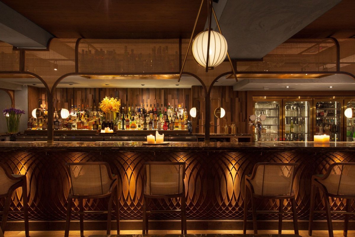 Барная стойка в кафе арт