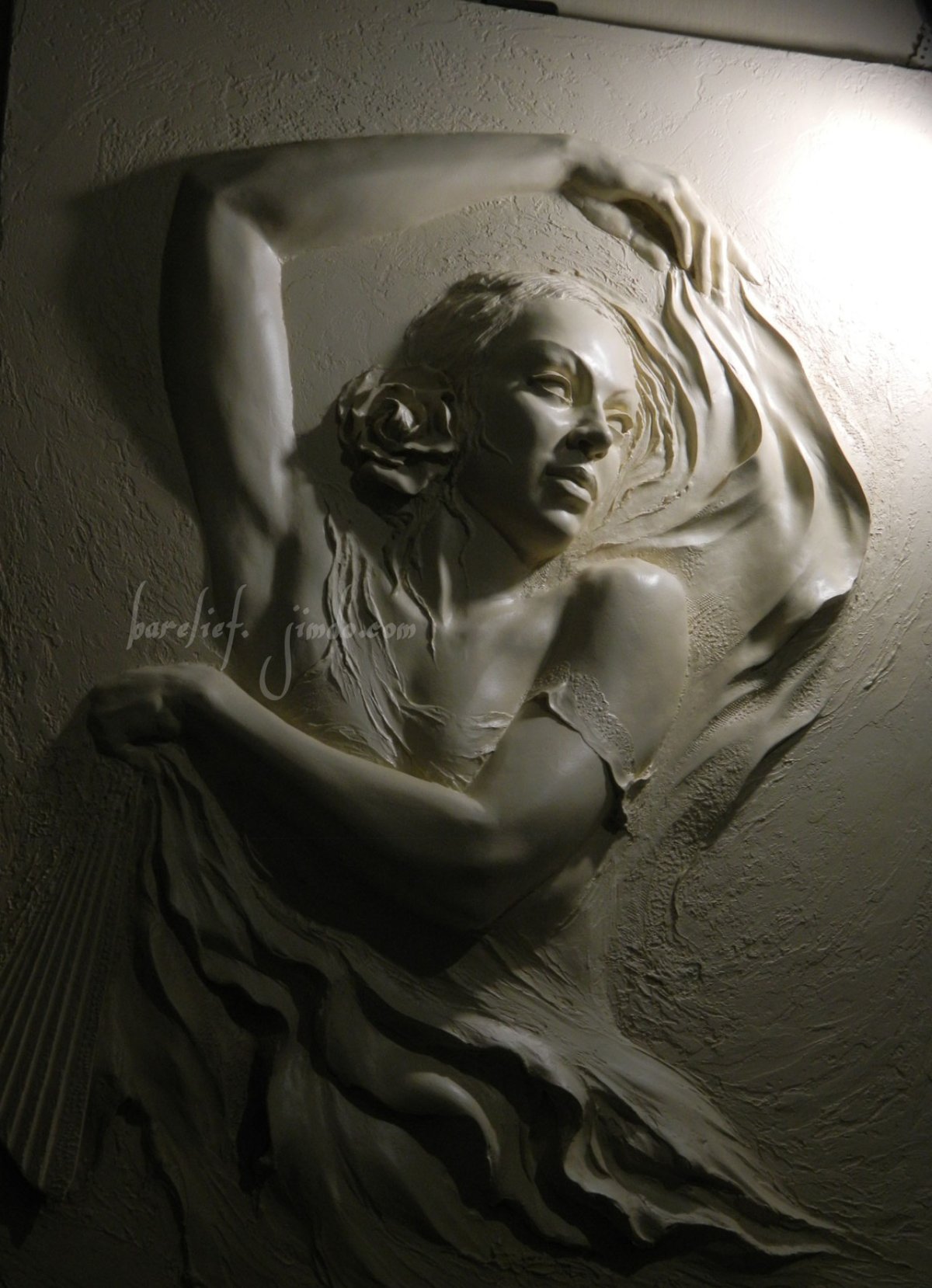 Студия барельеф художник Александр Плющев