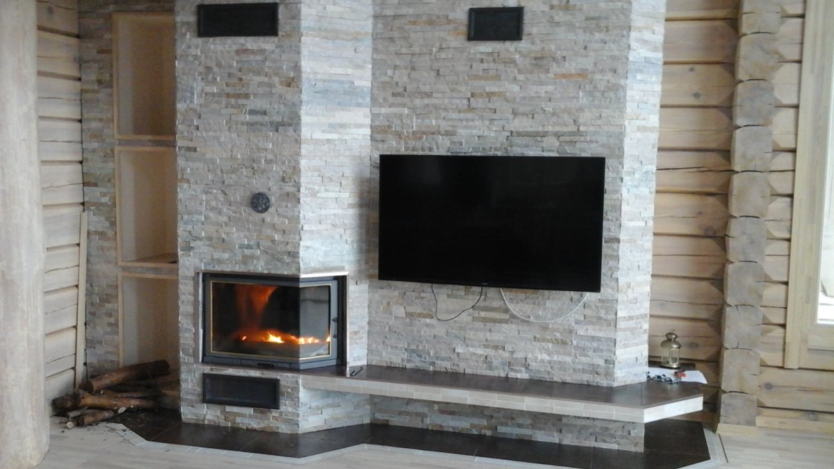 Камин из камня