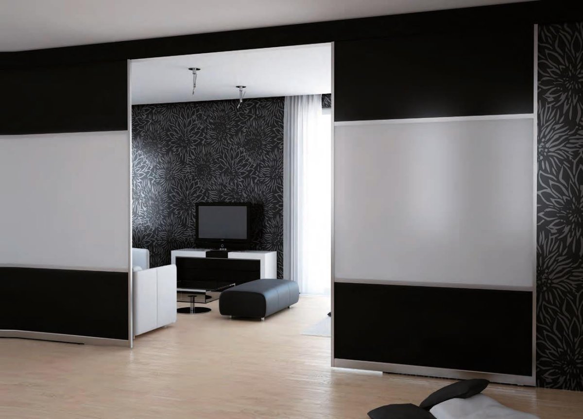 Графитовое зеркало в интерьере