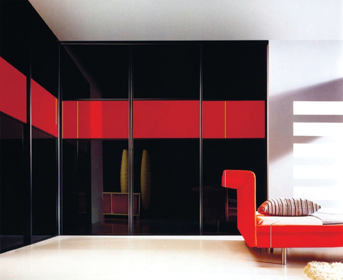 Стекло крашеное черное лакобель