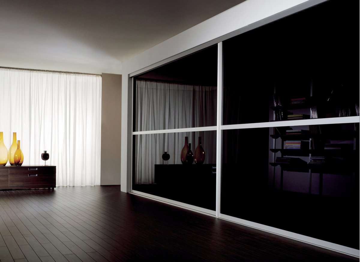 Шкаф купе серого цвета