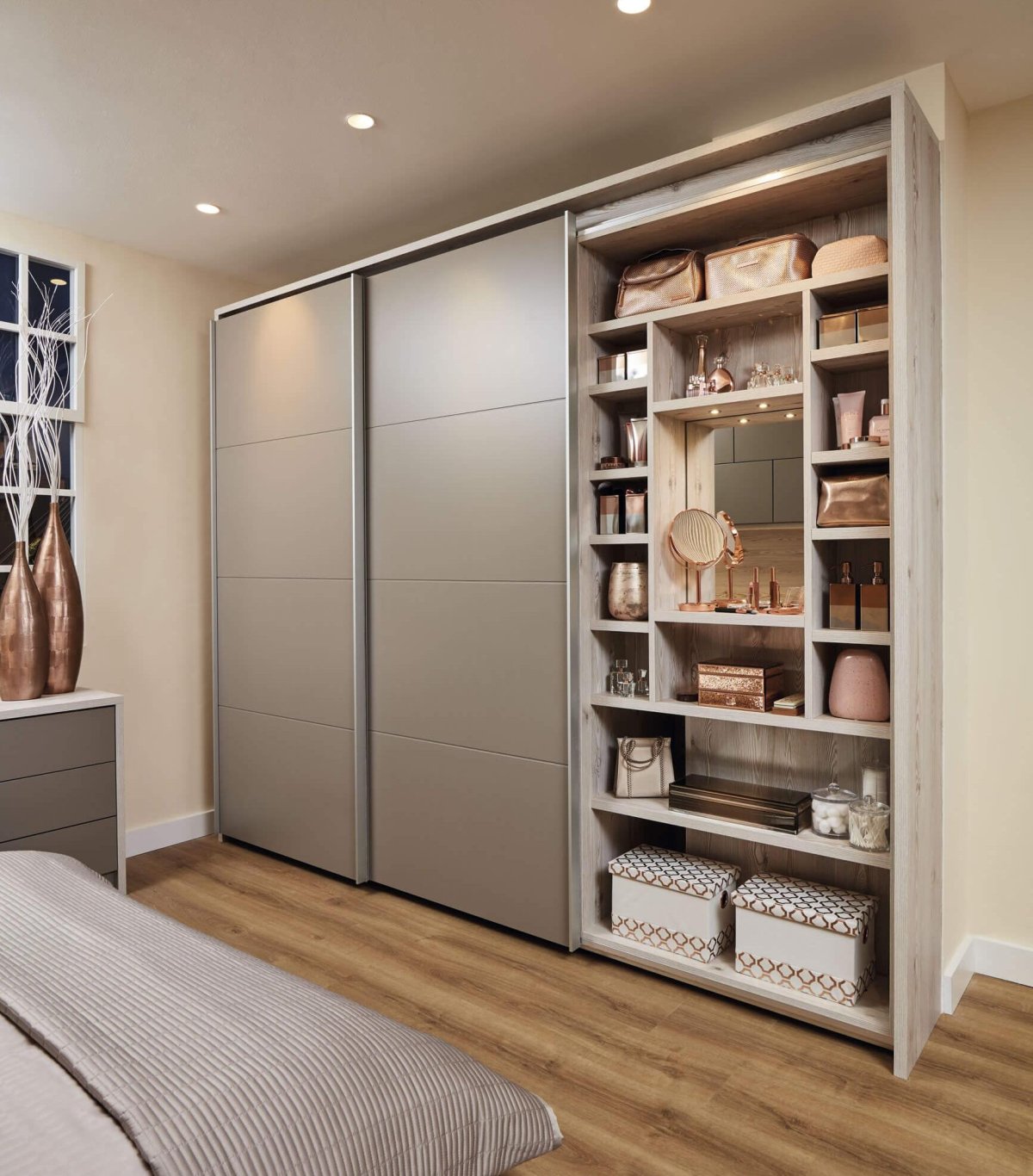 Шкаф купе с зеркалом