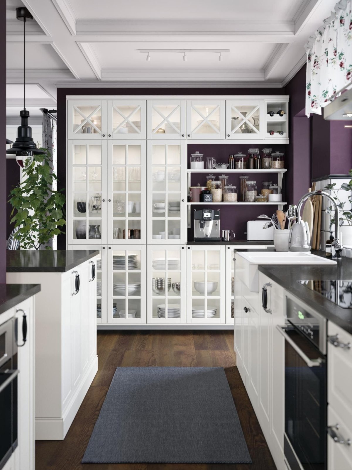 Кухня со стеклянными фасадами