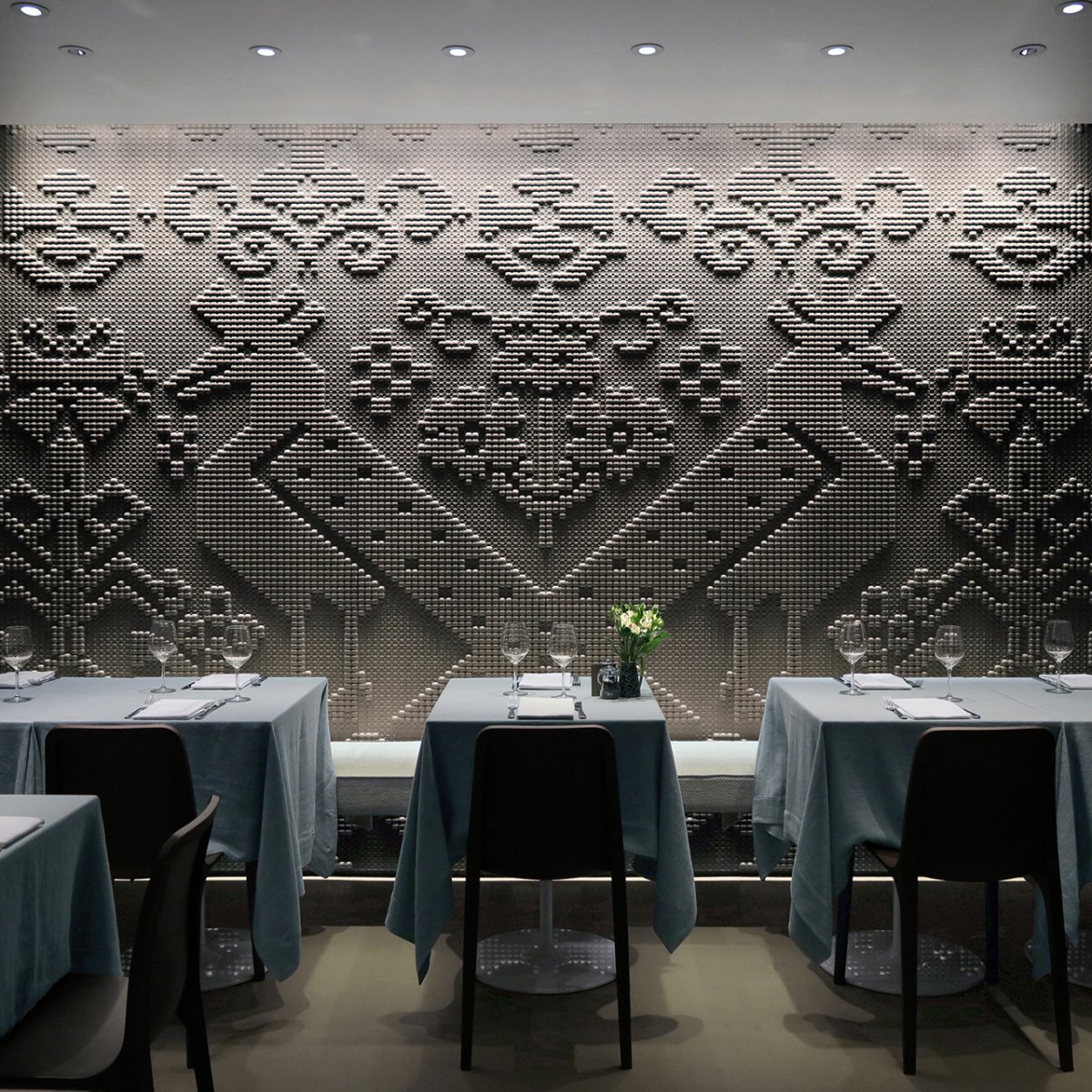 Декор стен в ресторане