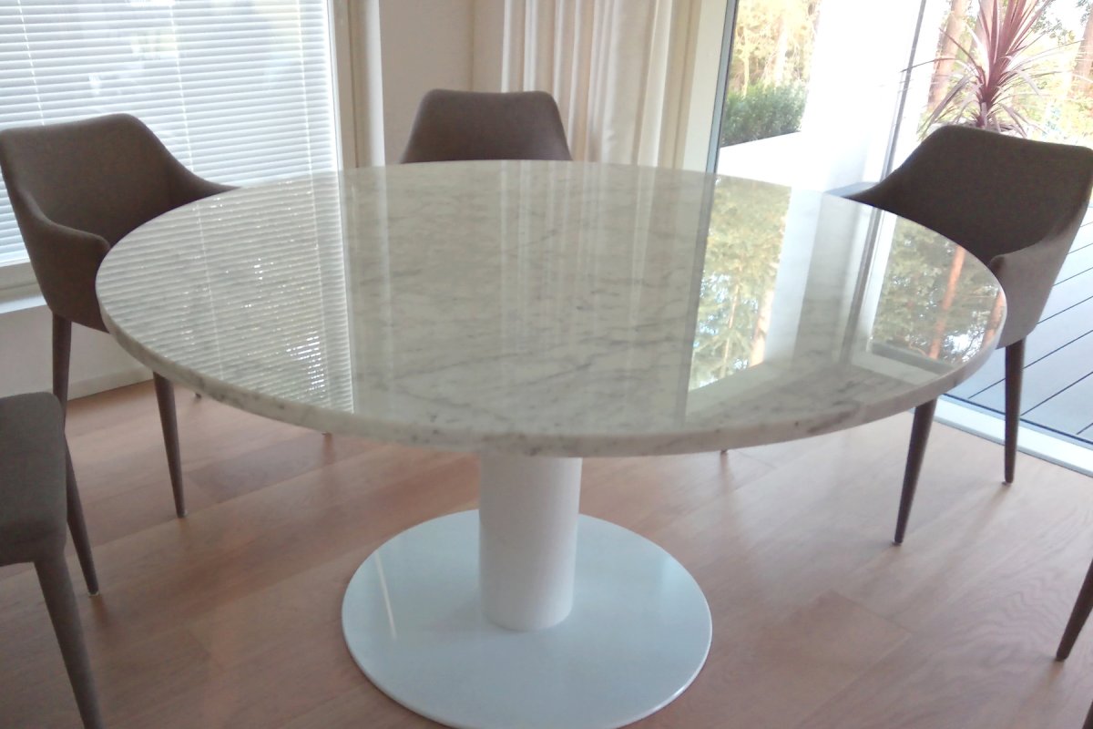 Стол Каррарский мрамор круглый