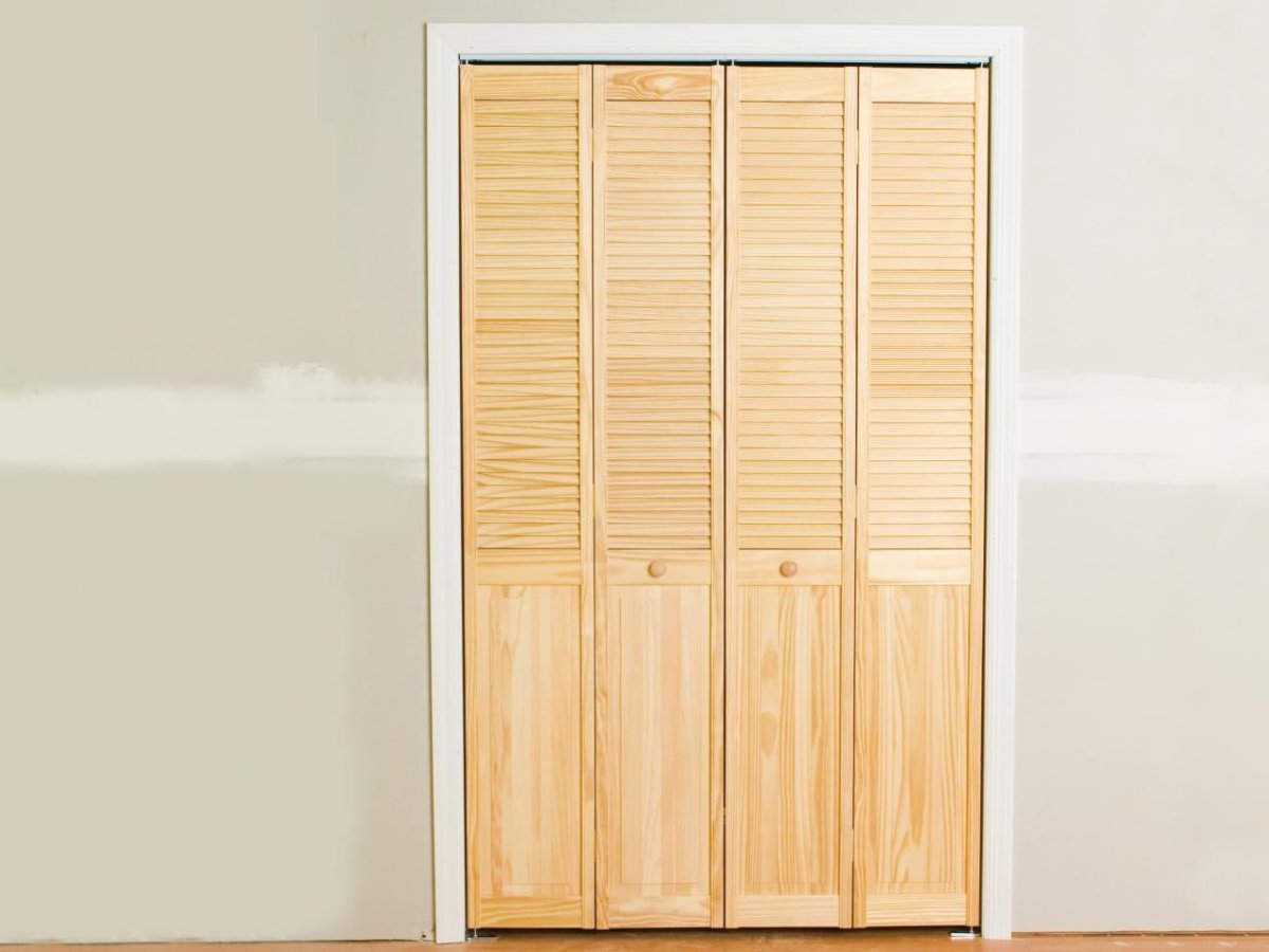 Дверь гармошка в гардероб