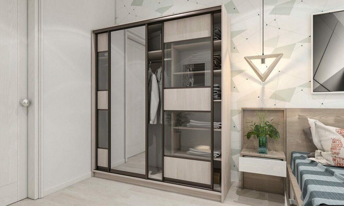 Встроенный зеркальный шкаф купе в хрущевке