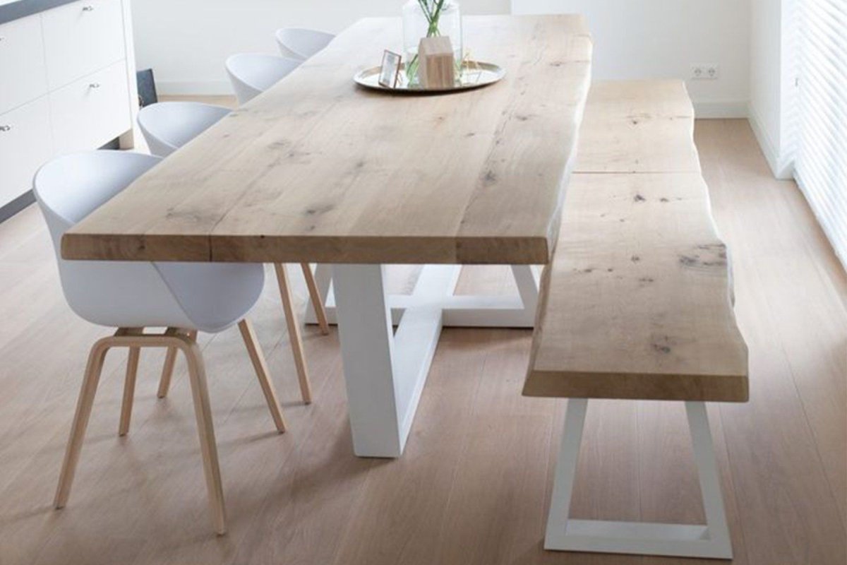 Круглый стол в интерьере кухни