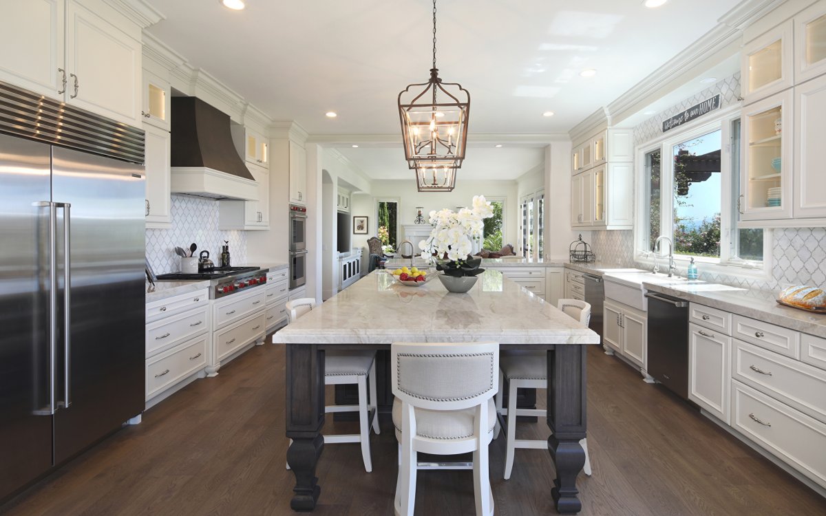 Маленький обеденный стол на кухню