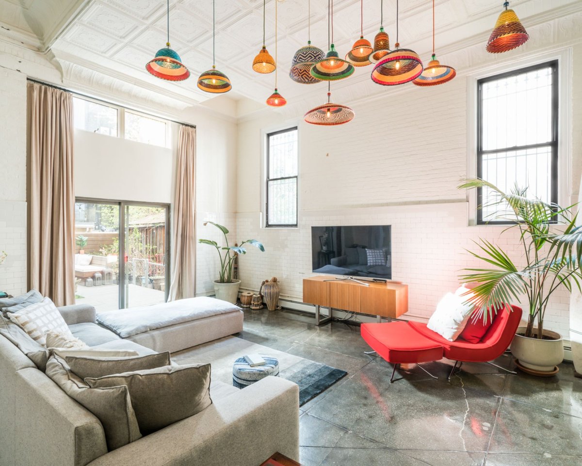 Рыжая мебель в интерьере