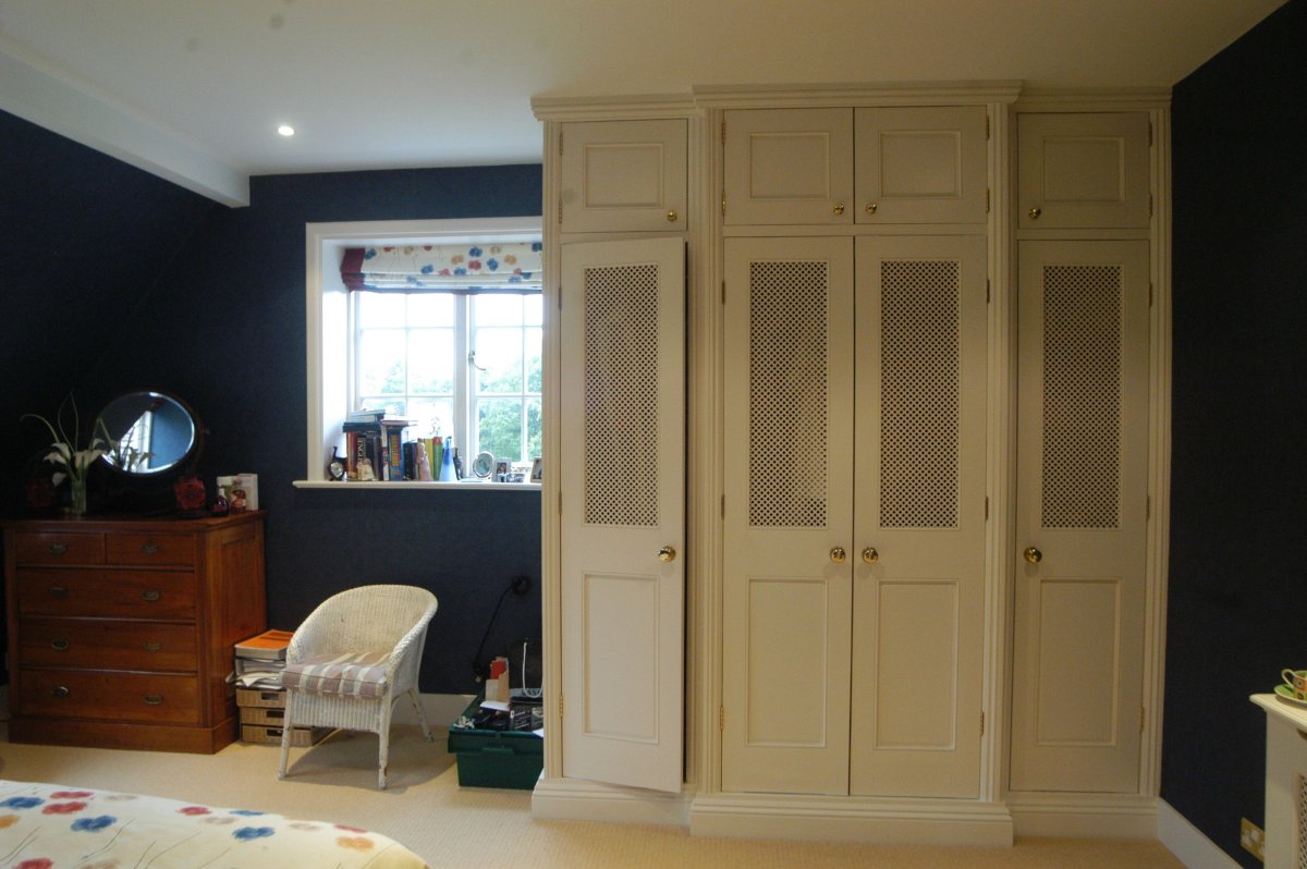 Встроенный шкаф в американском стиле