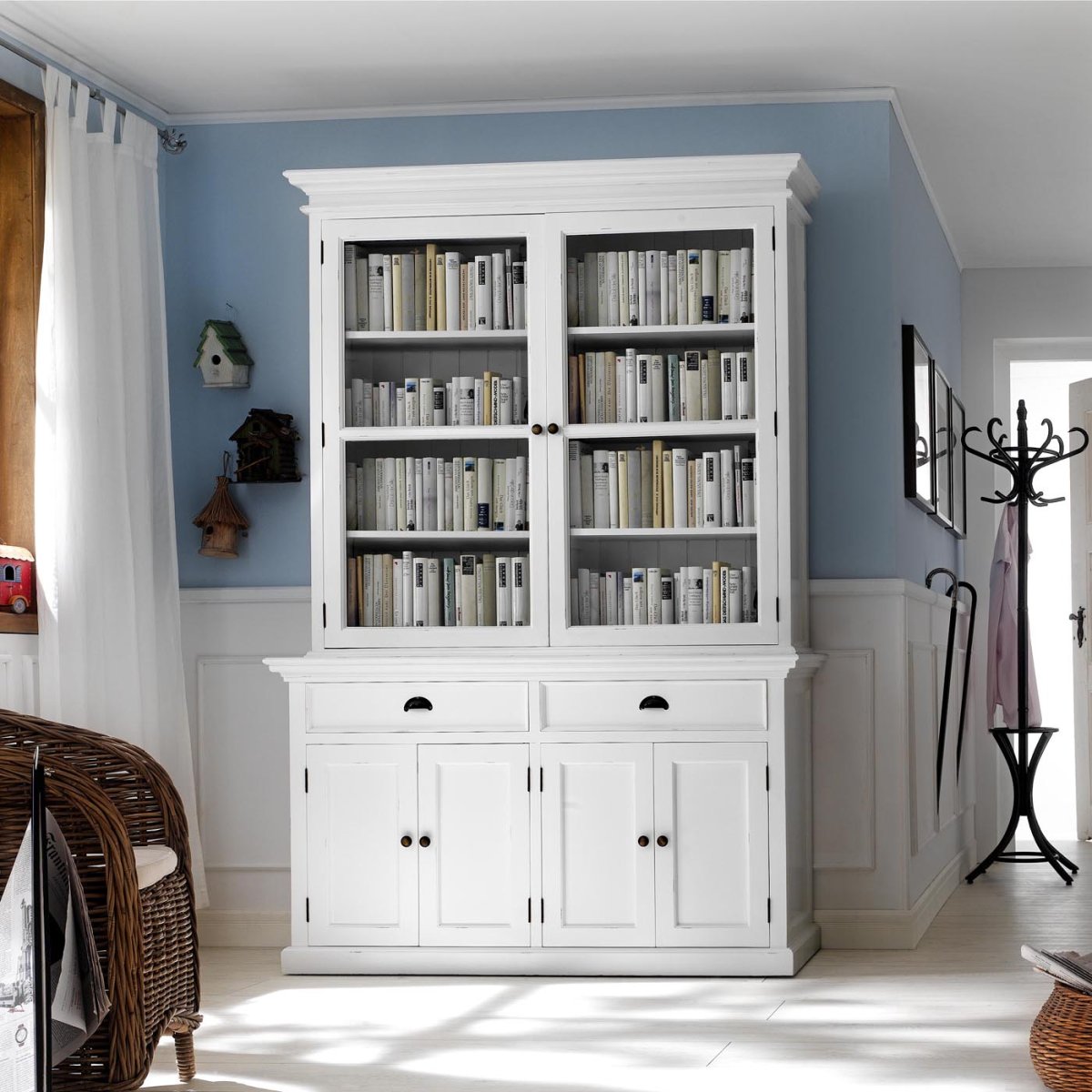 Книжный шкаф Glass Cabinet