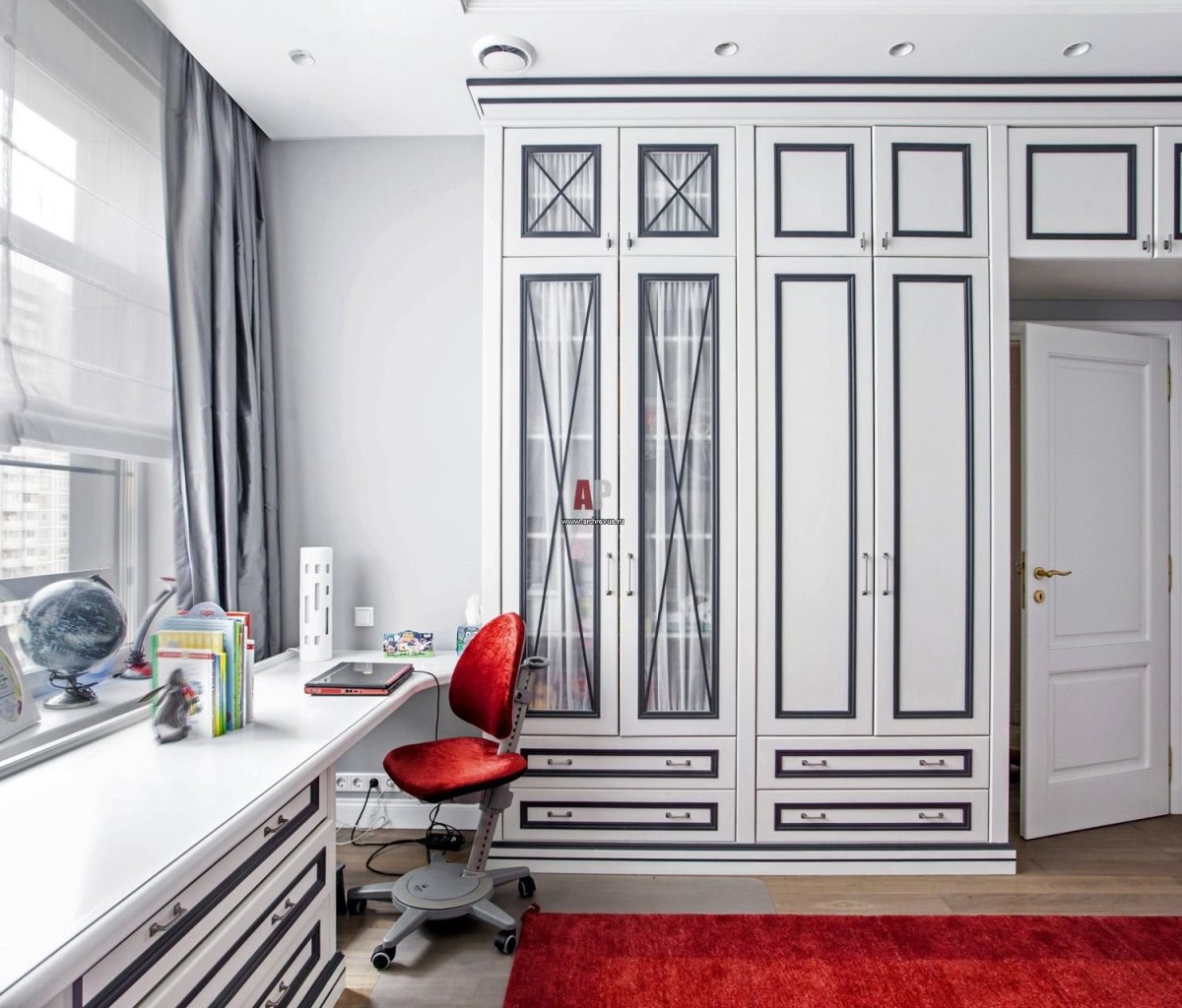 Шкаф в стиле Неоклассика