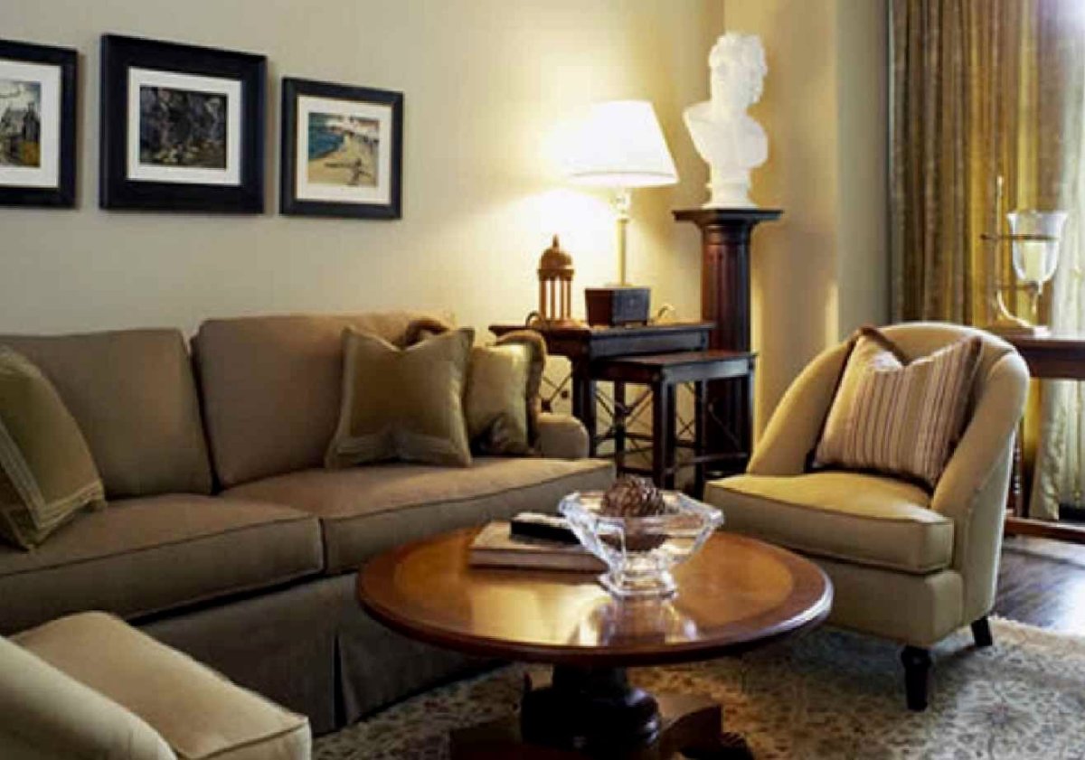 Светло бежевые стены