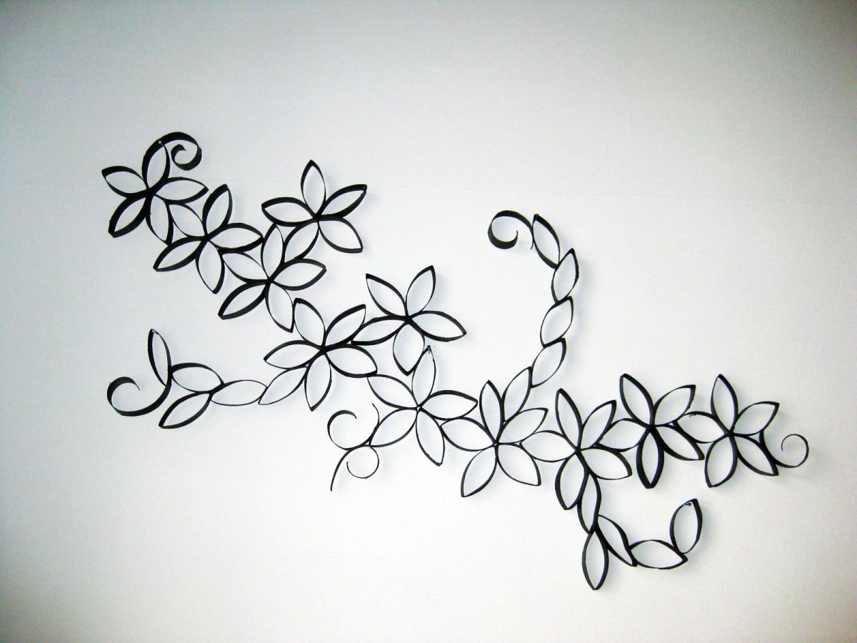 Декор на стену из туалетных втулок