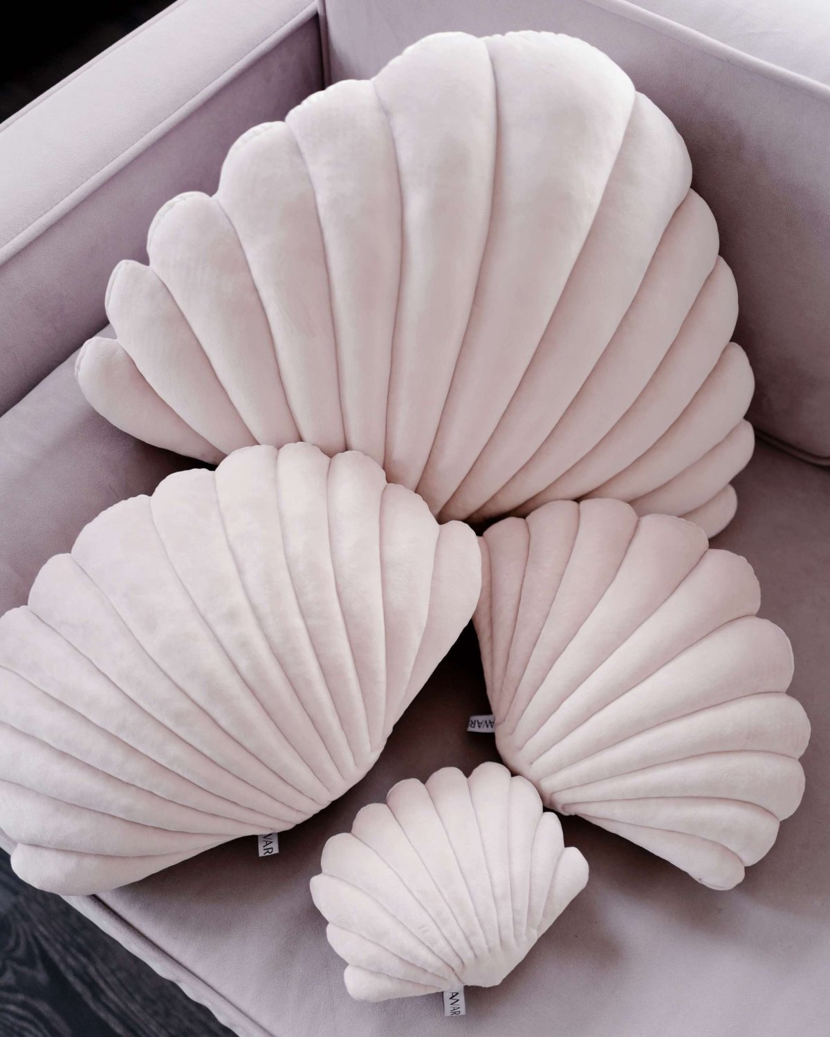 Подушка в виде ракушки