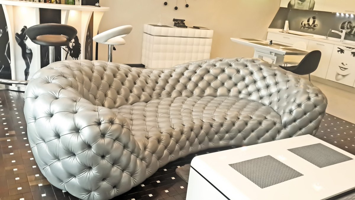 Диван кожаный см каретной стяжкой