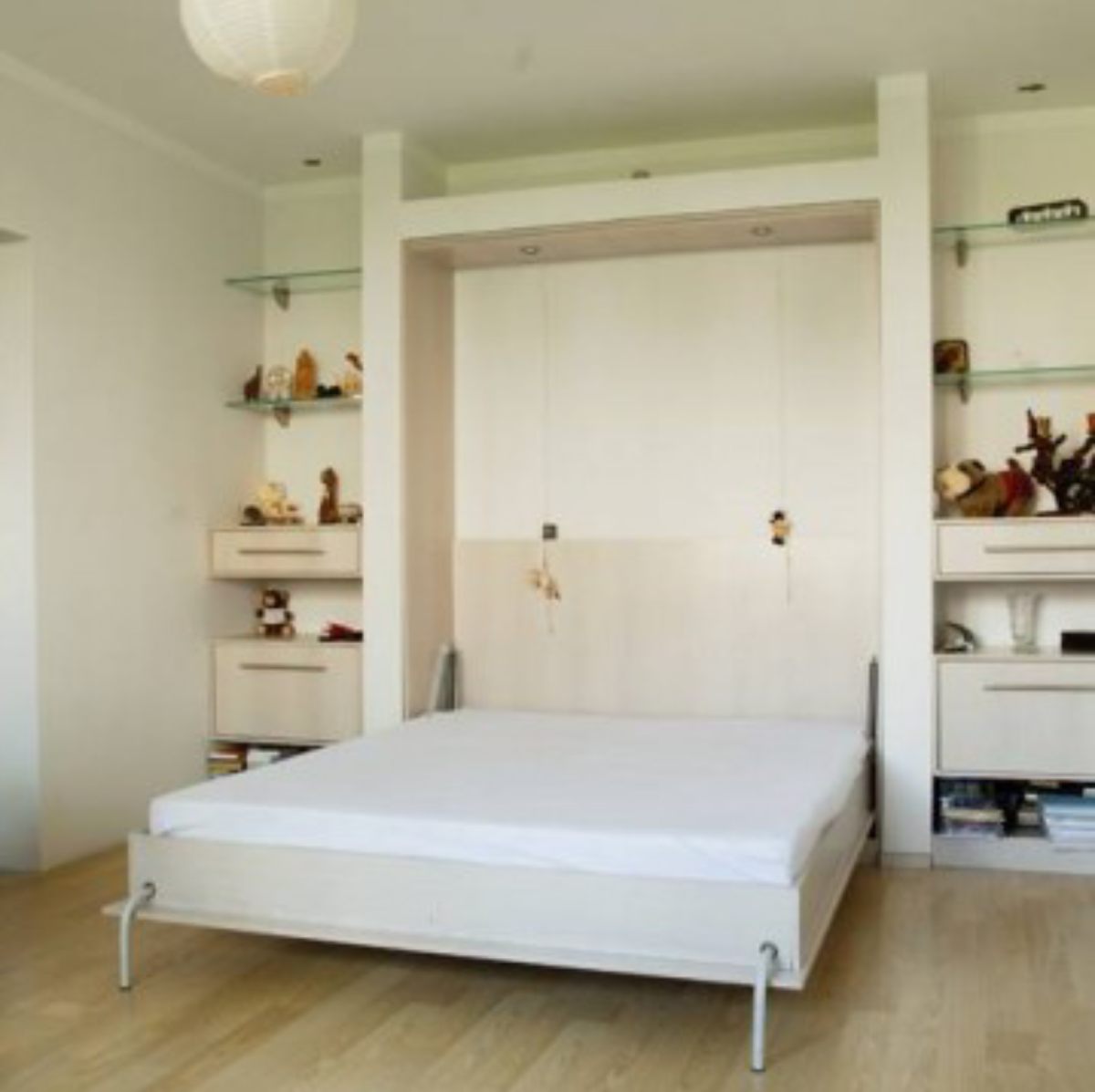 Кровать в нише