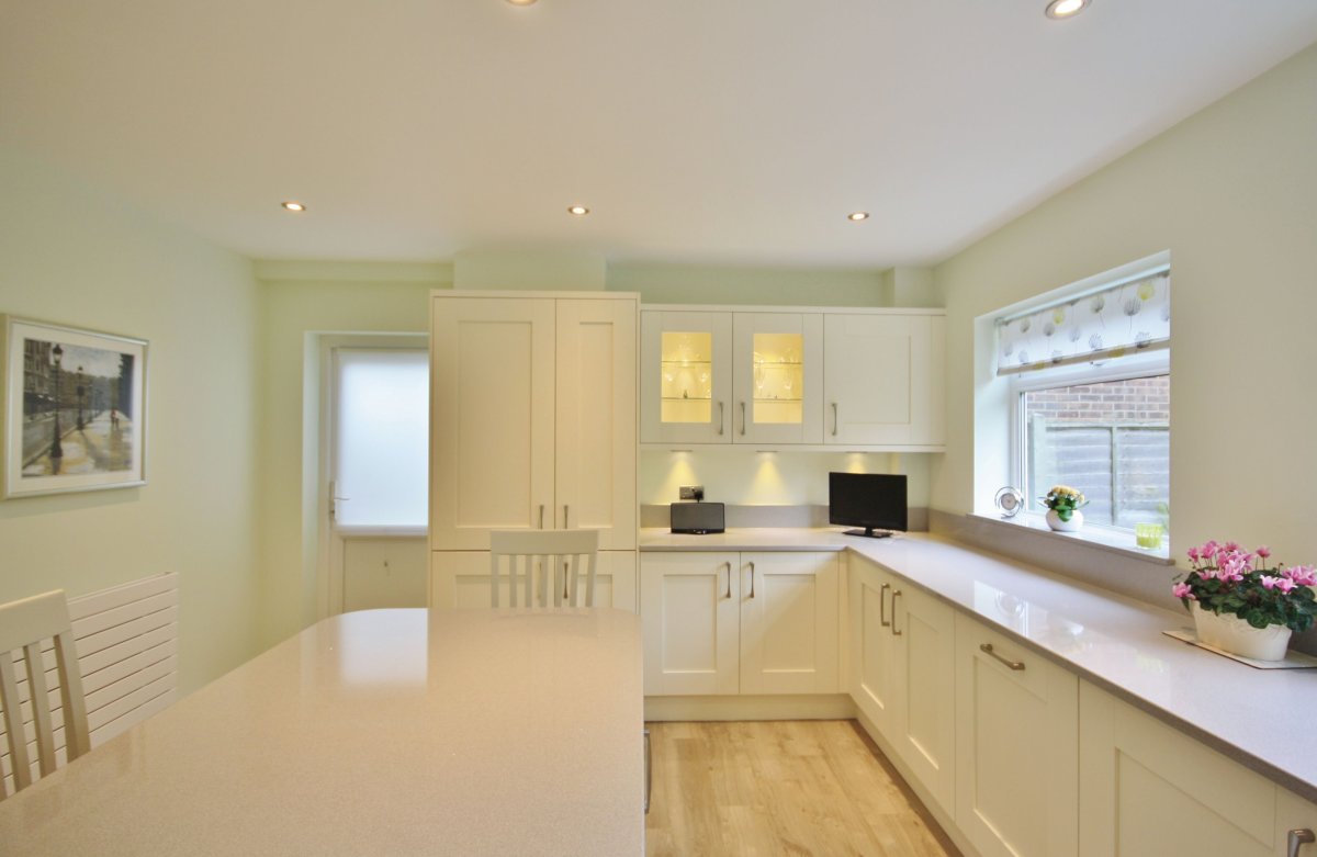 Кремовый цвет в интерьере