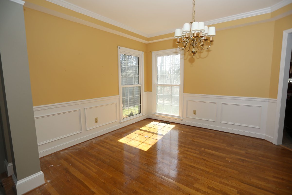 Стены окрашенные в цвет слоновой кости