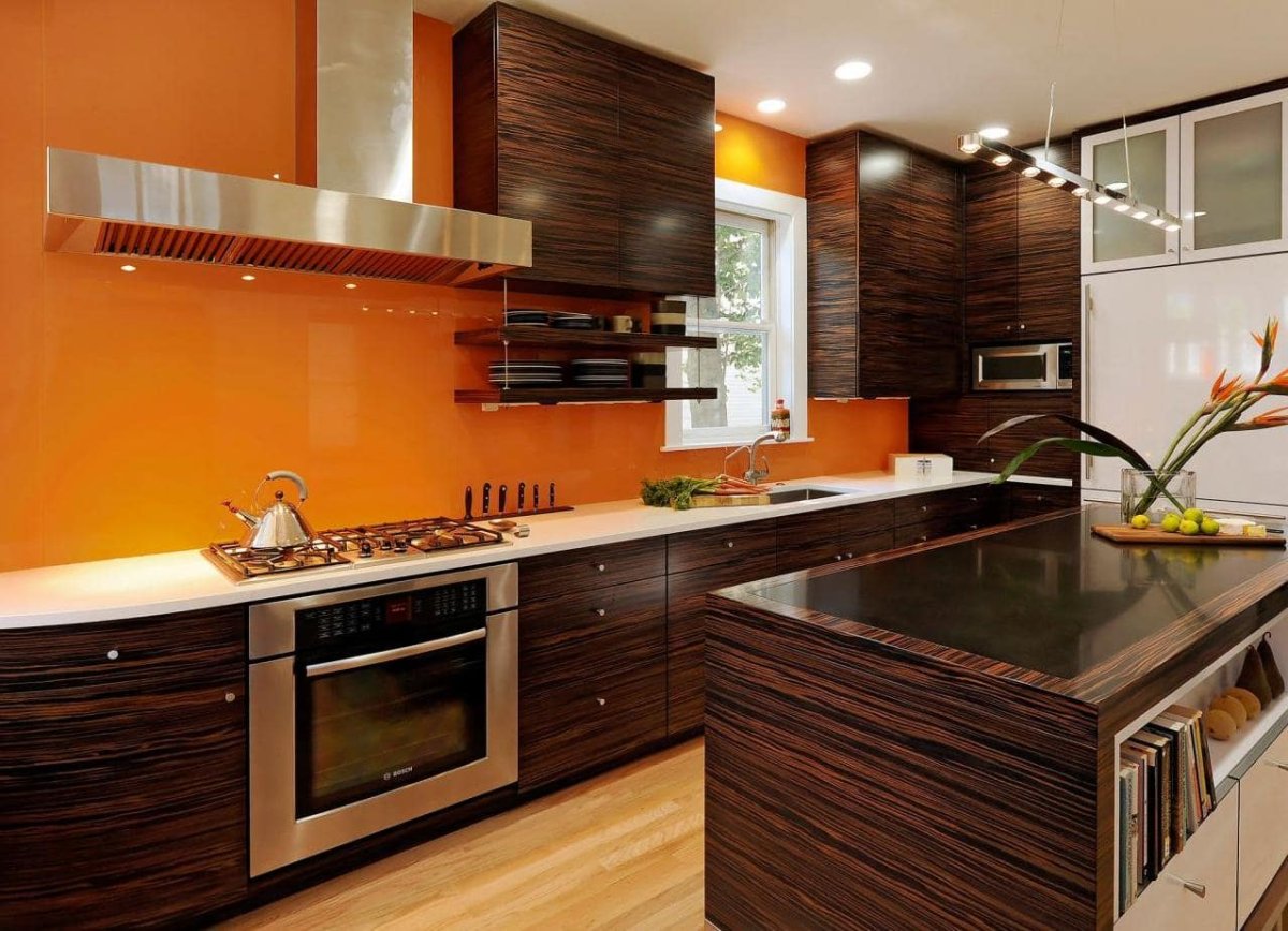 Коричневая плитка на кухне