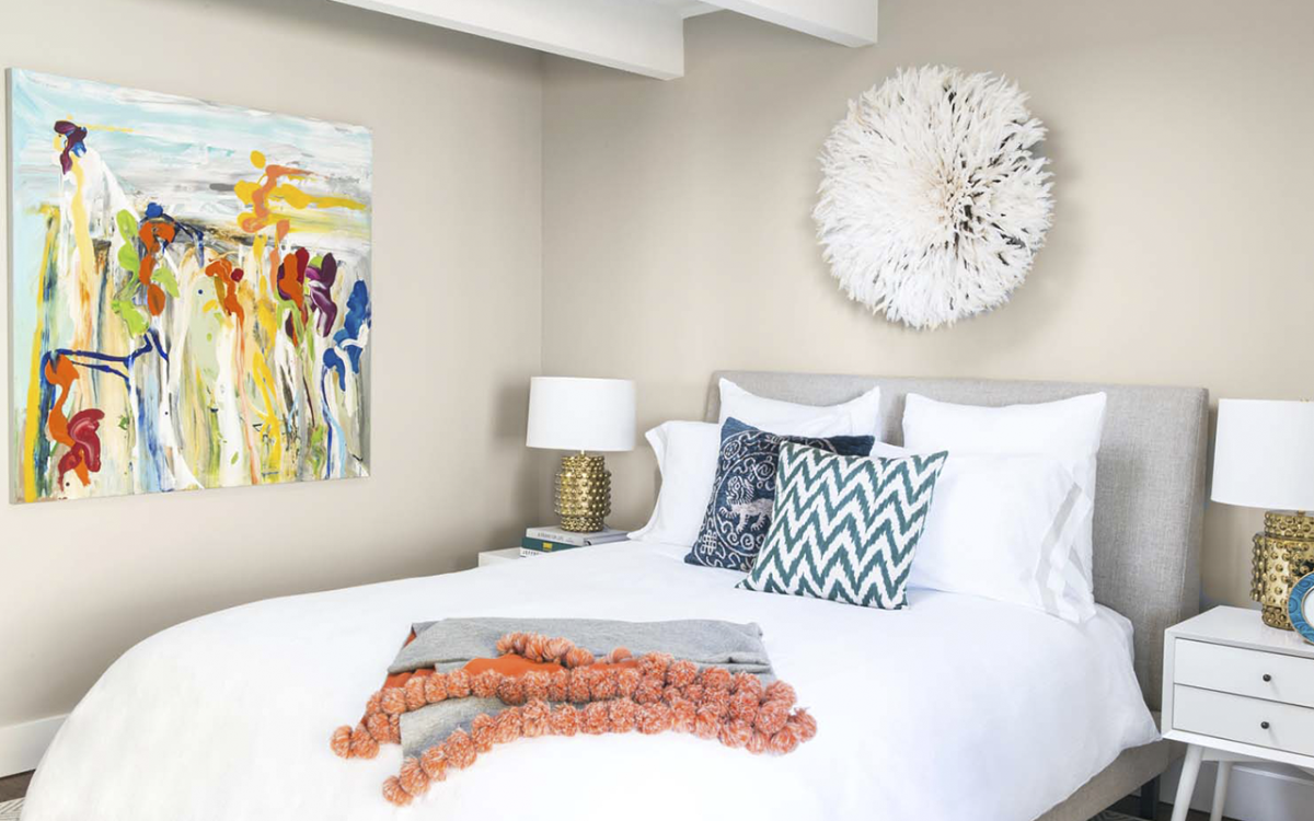 Картина над кроватью мокап