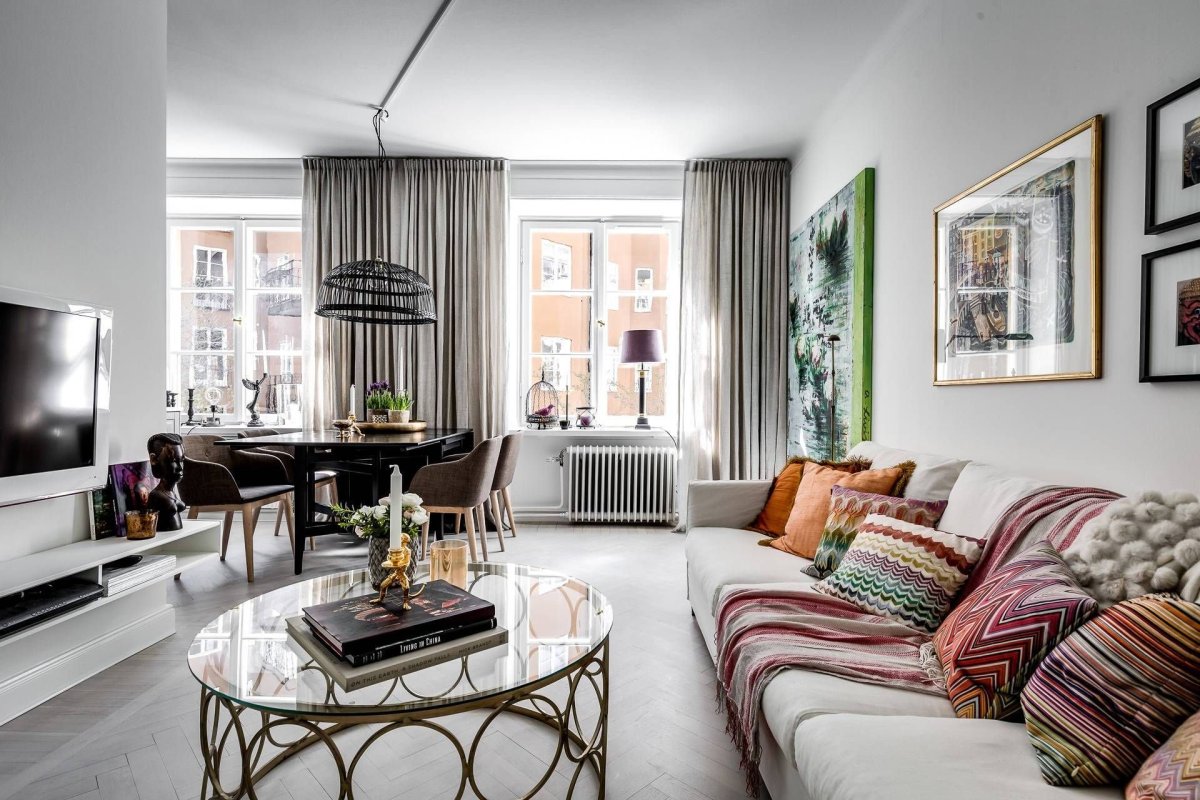 Диван коричневый с бежевым