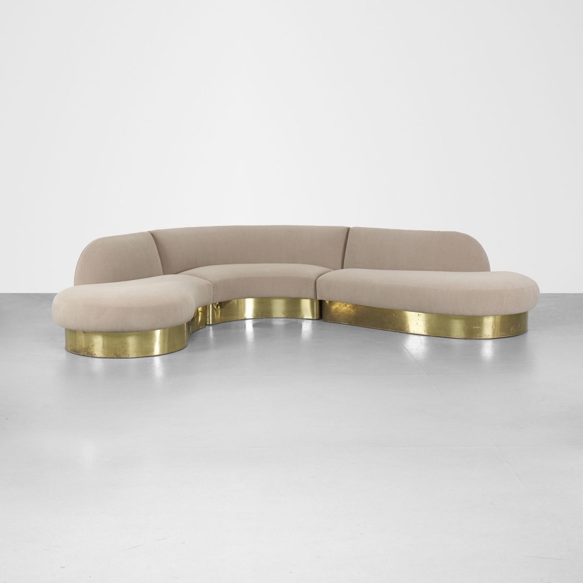 Изогнутые диваны