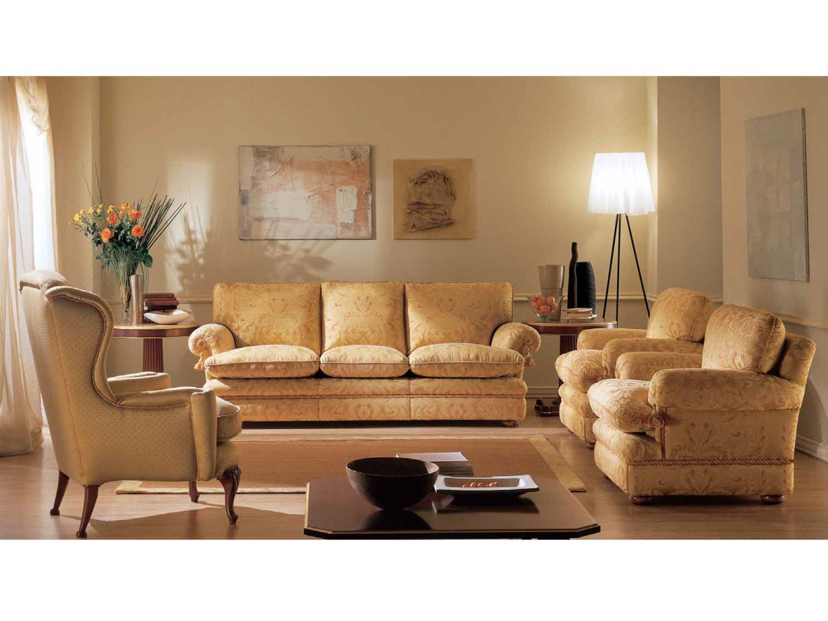 Бежевый диван в интерьере