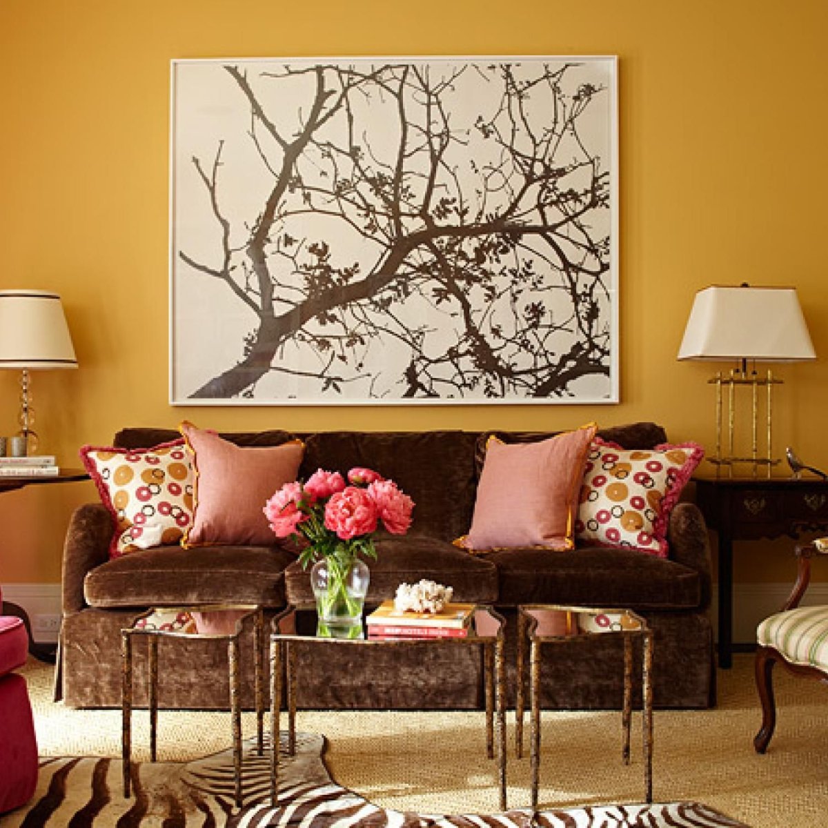 Картины над диваном в гостиной