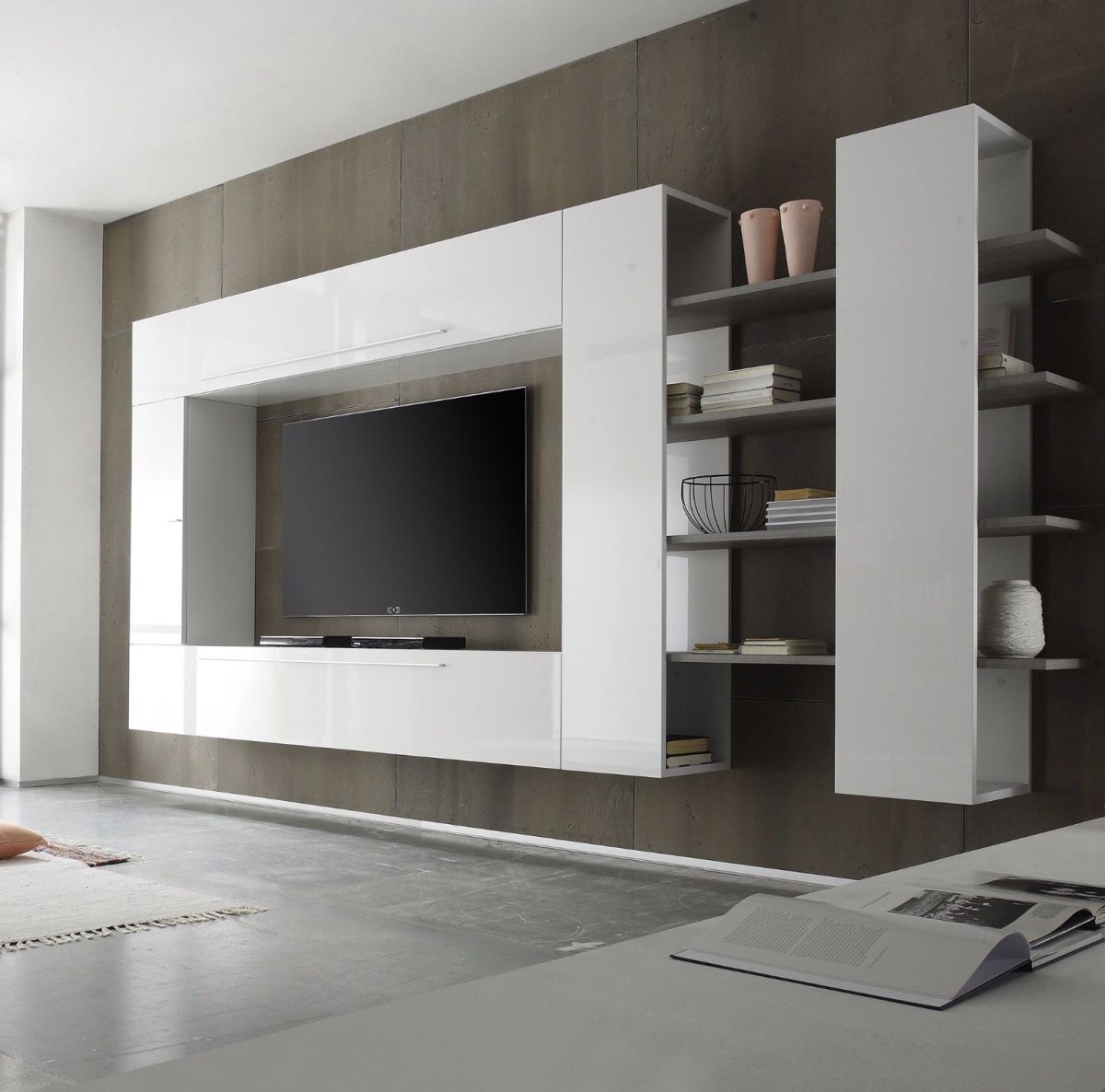 Стенка вокруг телевизора