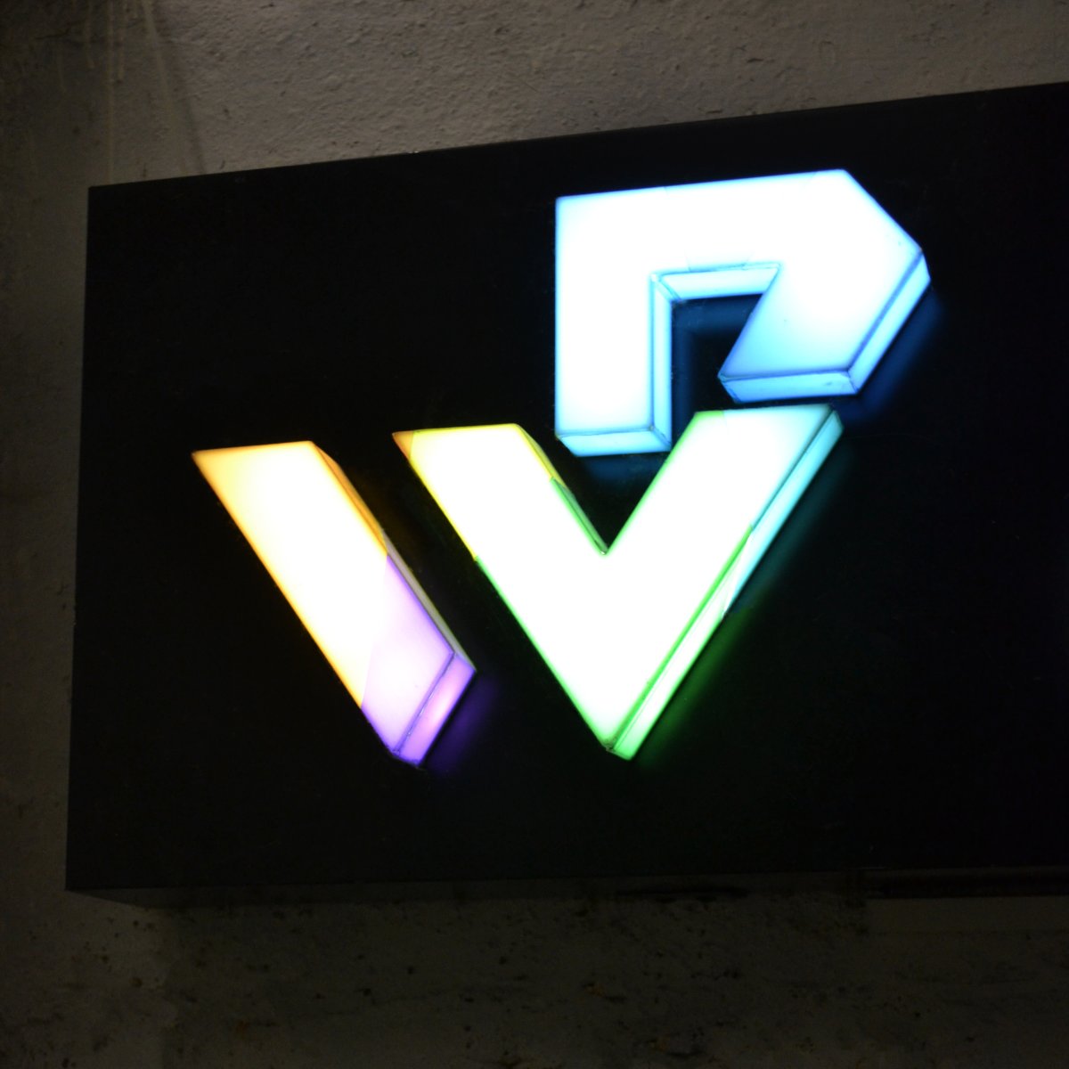 Объемный световой логотип