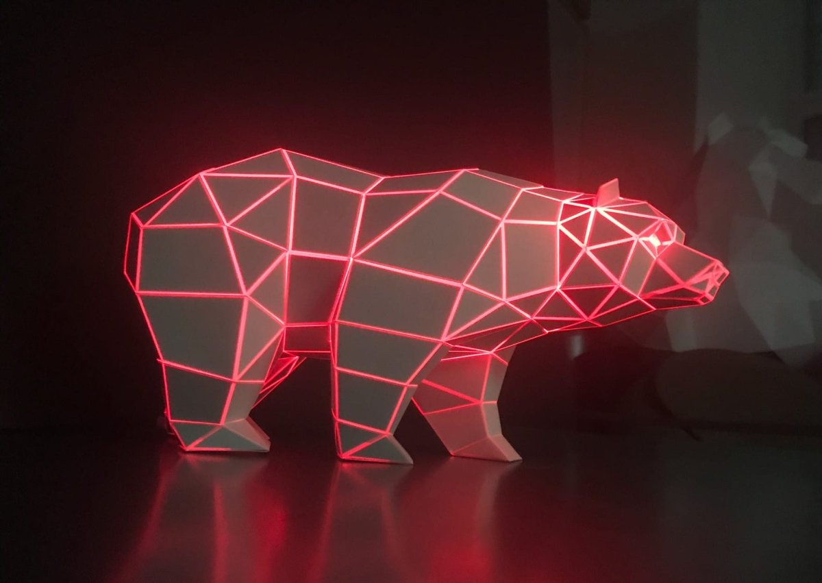 Полигональные фигуры с подсветкой