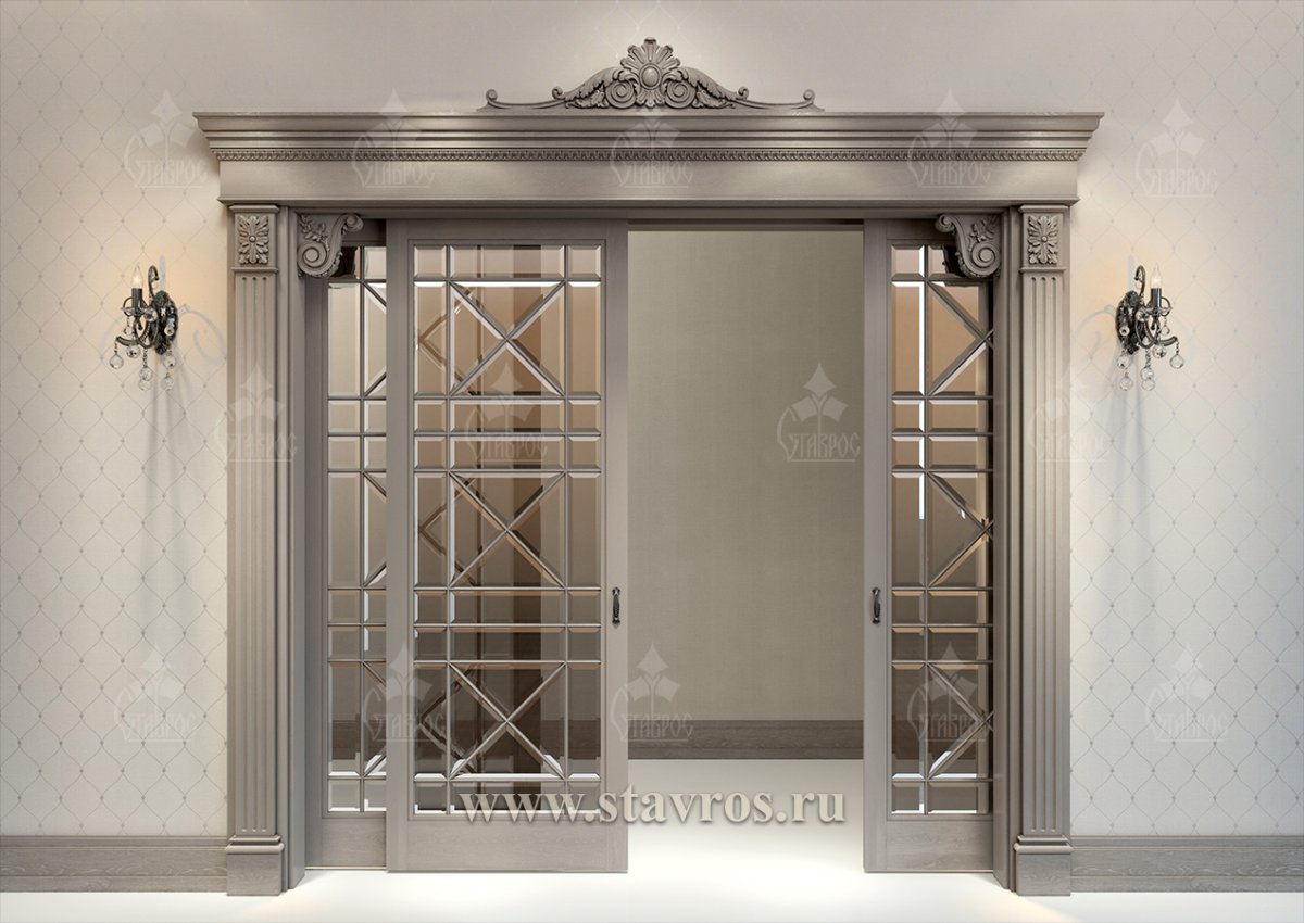 Шкаф вокруг двери в спальне