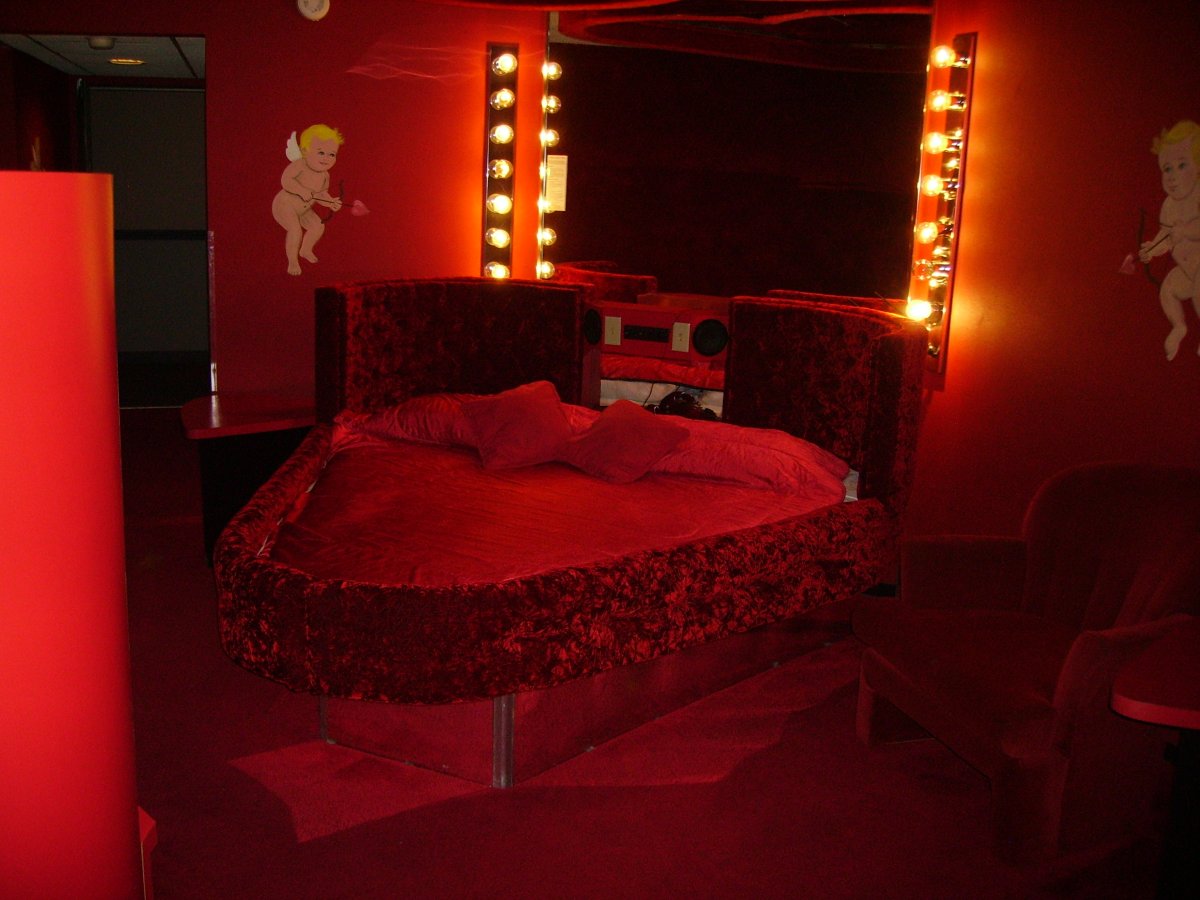 Романтическая постель