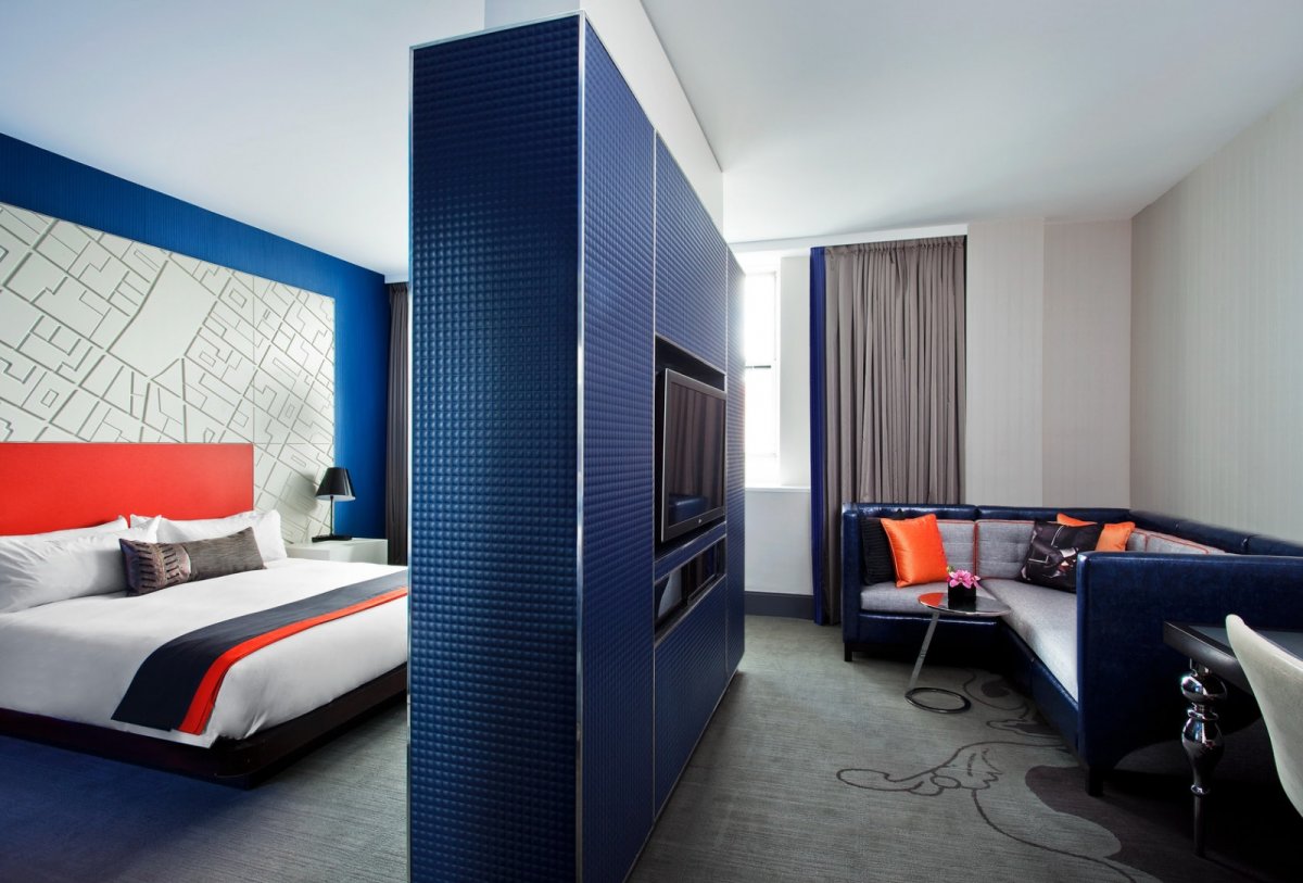 Панель за кроватью