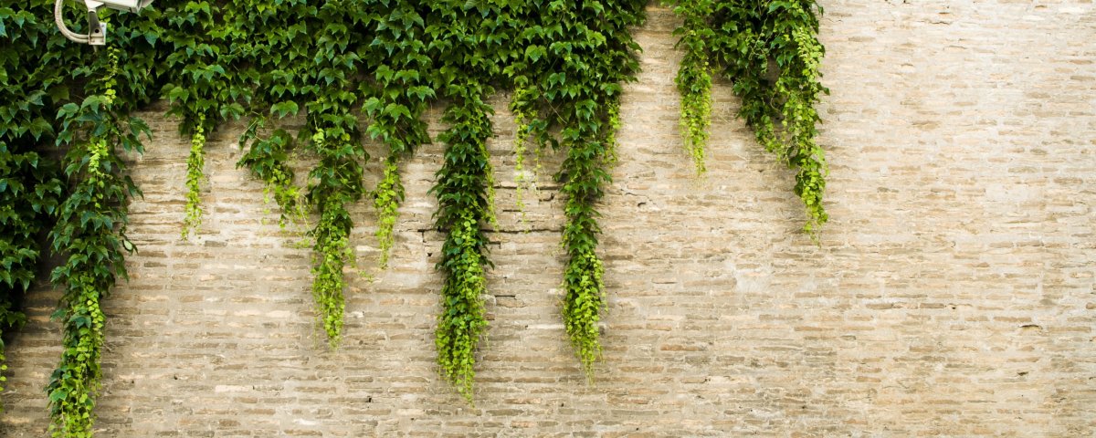 Украшение искусственными цветами