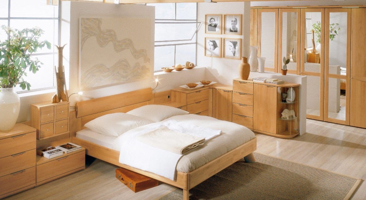 Мебель из светлого дерева